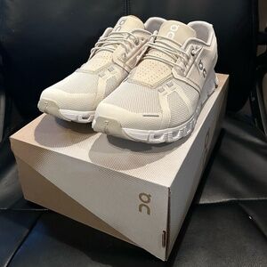 On Cloud 5 Running Shoes